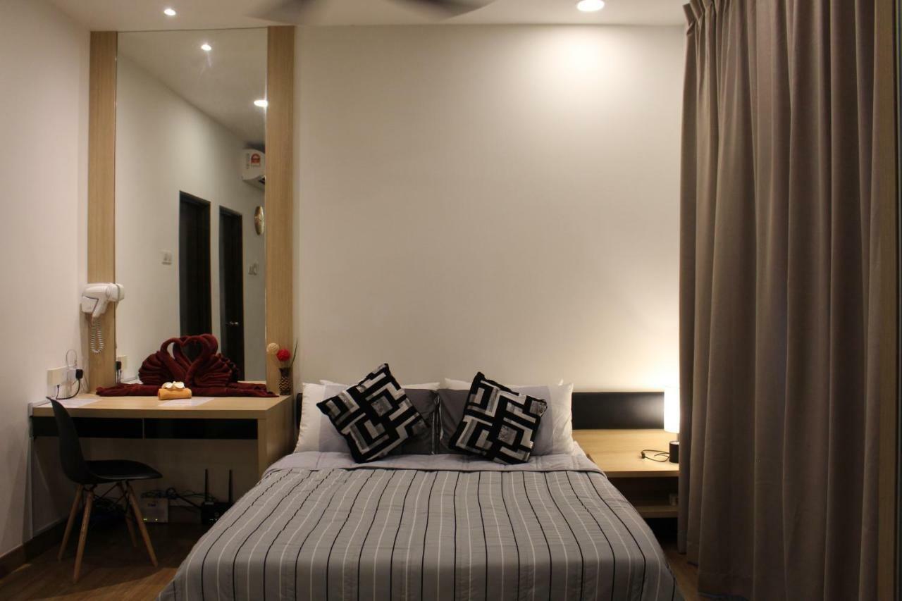 Mlh Deluxe Studio Suites @ Landmark Residence Черас Экстерьер фото