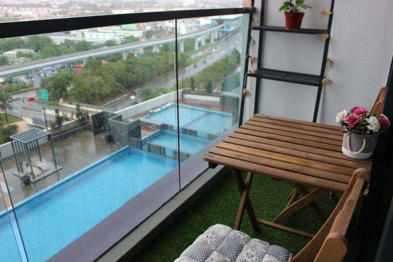 Mlh Deluxe Studio Suites @ Landmark Residence Черас Экстерьер фото