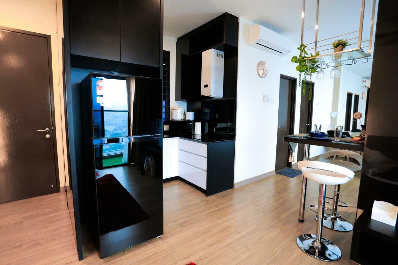 Mlh Deluxe Studio Suites @ Landmark Residence Черас Экстерьер фото
